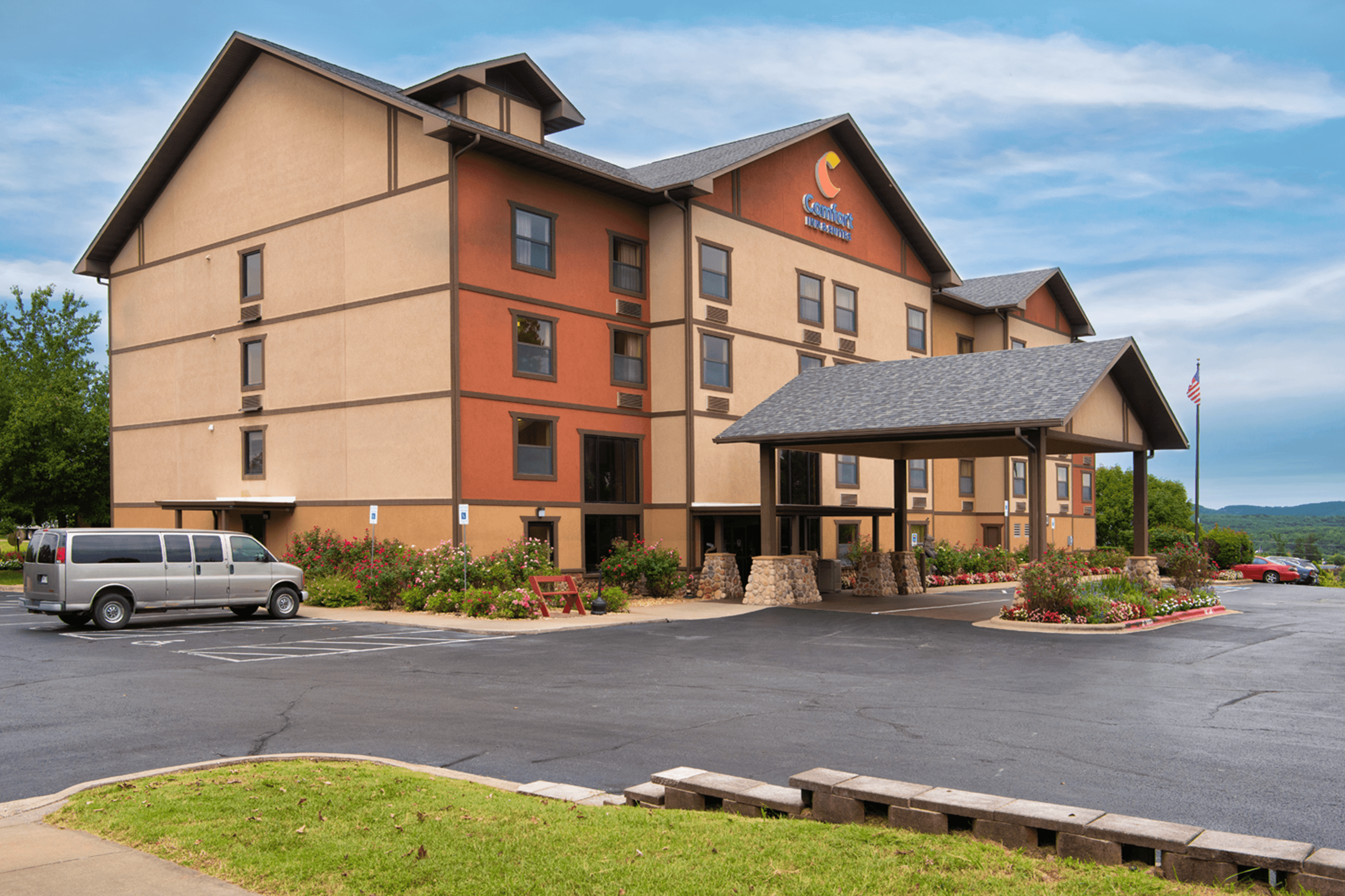 comfortinnandsuites-header